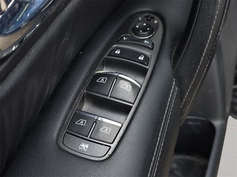 Used 2018 Nissan Armada SL w/ Premium Package image 20