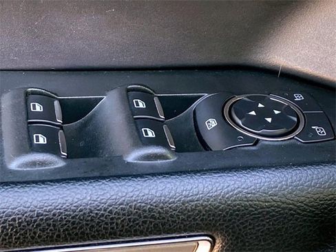 Used 2021 Ford Expedition XLT image 31