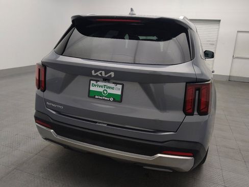 Used 2024 Kia Sorento S FWD image 7