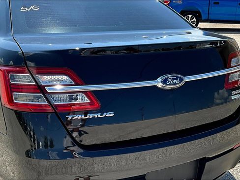 Used 2018 Ford Taurus SEL w/ Equipment Group 201A image 19