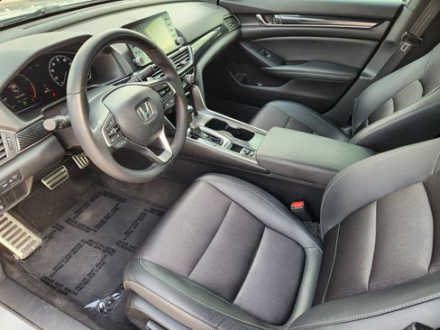 Used 2019 Honda Accord Sport image 16