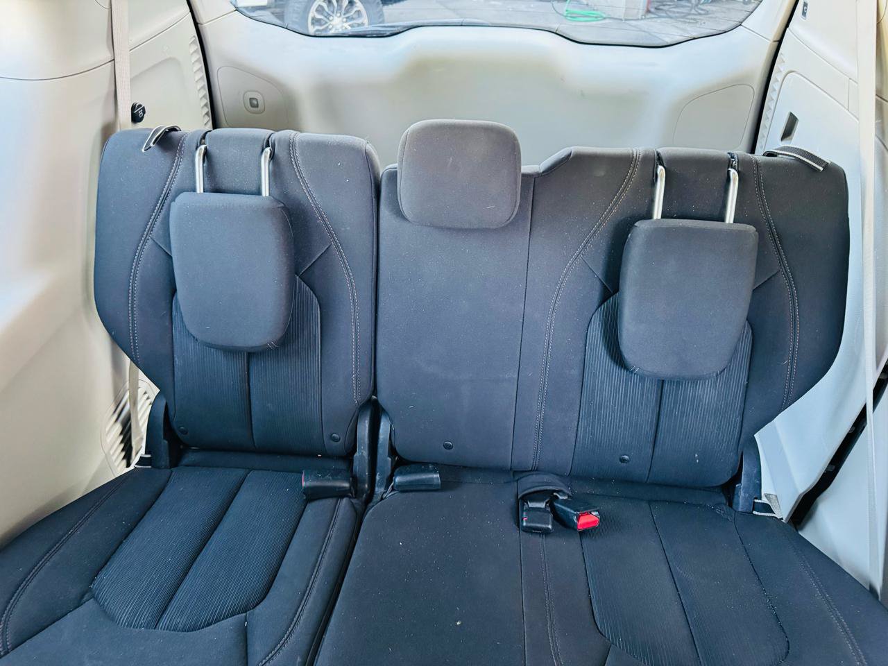 Used 2018 Chrysler Pacifica Touring Plus w/ Tire & Wheel Group FWD image 18