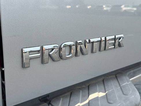 Used 2007 Nissan Frontier SE w/ SE Value Truck Pkg AWD/4WD image 13