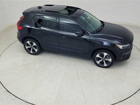 Used 2024 Volvo XC40 B5 Plus image 78