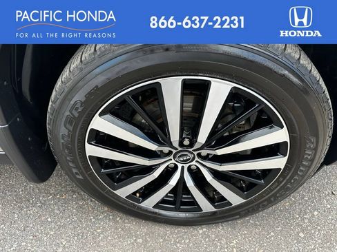 Used 2023 Nissan Pathfinder Platinum FWD image 14