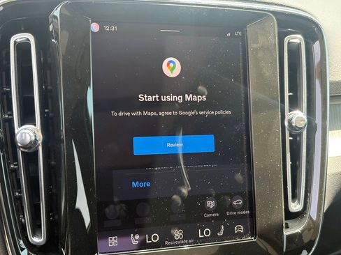 New 2026 Volvo XC40 B4 Core w/ Protection Package Premier image 13