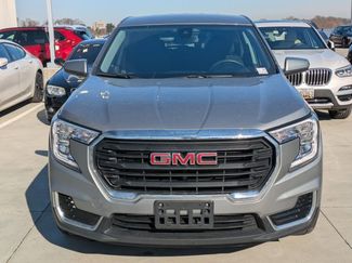 Used 2024 GMC Terrain SLE video 2