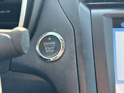 Used 2017 Ford Fusion Titanium FWD image 19