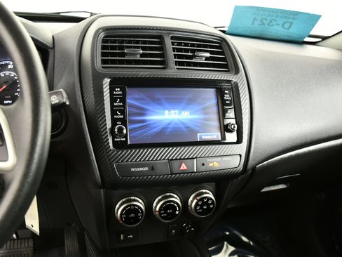 Used 2025 Mitsubishi Outlander Sport ES image 25