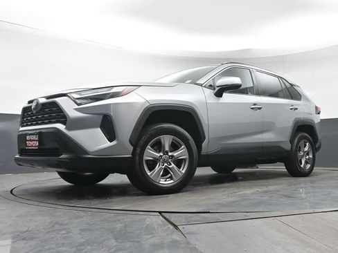 Used 2022 Toyota RAV4 XLE w/ Convenience Package AWD/4WD image 28