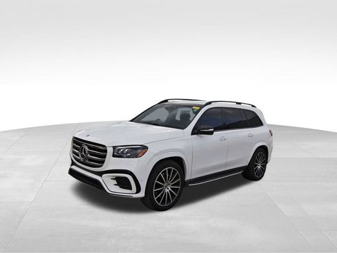 Used 2024 Mercedes-Benz GLS 450 4MATIC image 2