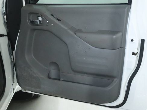 Certified 2021 Nissan Frontier SV RWD image 31