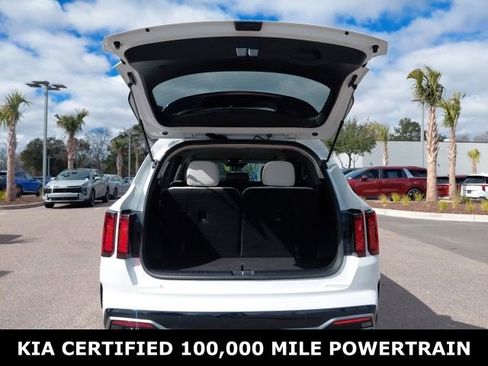 Certified 2023 Kia Sorento S FWD image 30