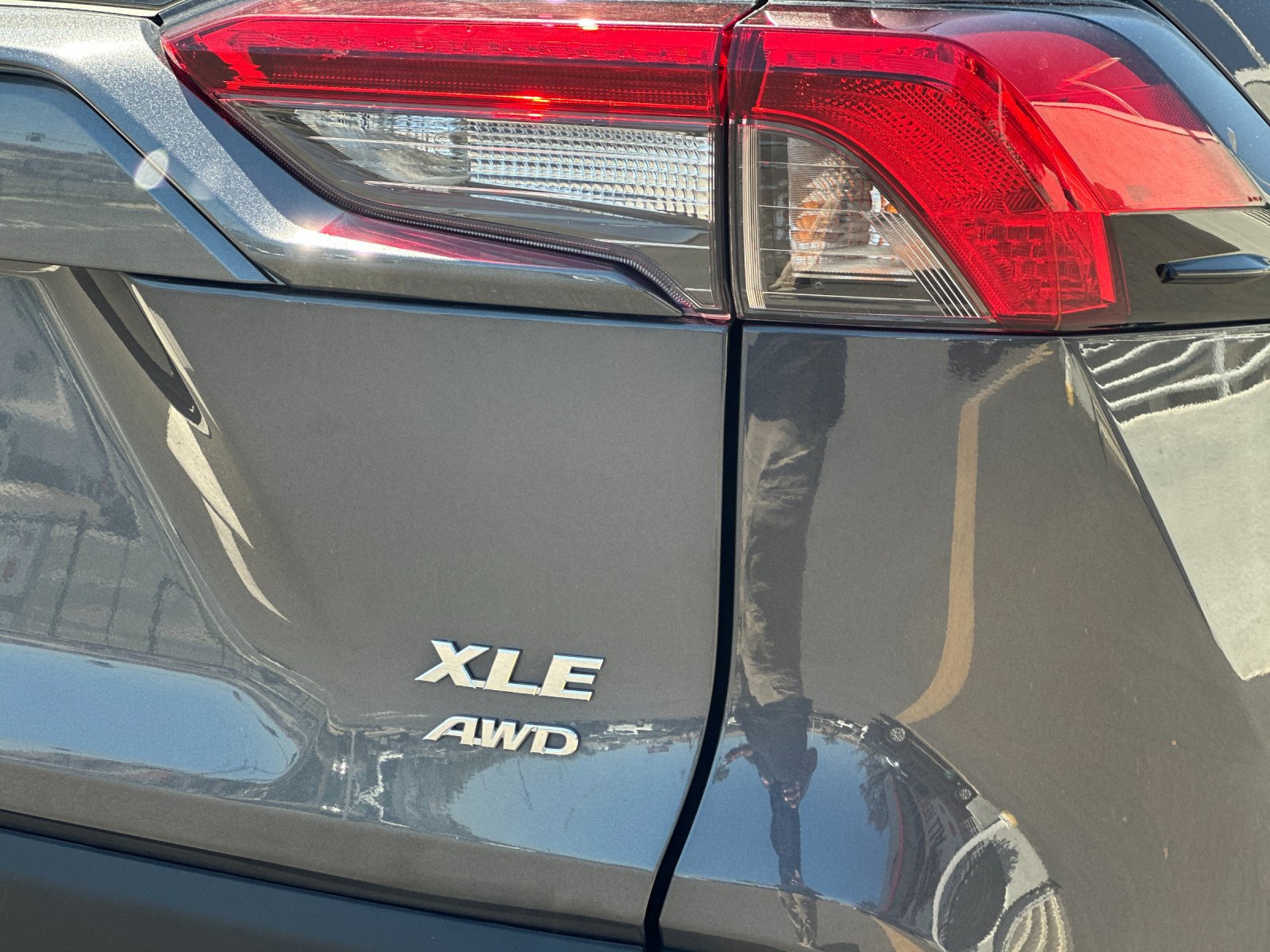 Used 2025 Toyota RAV4 XLE AWD/4WD image 24