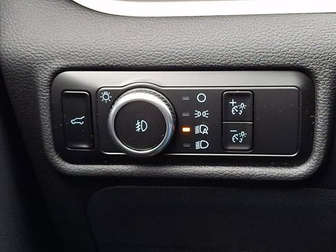 Certified 2023 Ford Explorer XLT w/ Equipment Group 202A AWD/4WD image 31