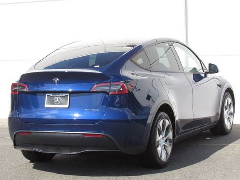 Used 2022 Tesla Model Y Long Range AWD/4WD image 6
