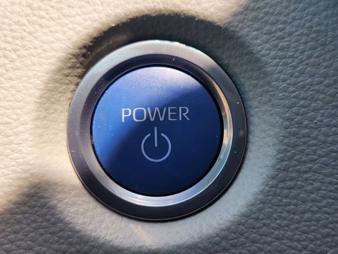 Used 2022 Toyota Corolla LE FWD image 22