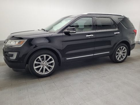 Used 2017 Ford Explorer Limited w/ Equipment Group 301A AWD/4WD image 2