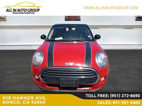 Used 2017 MINI Cooper 4-Door Hardtop image 2