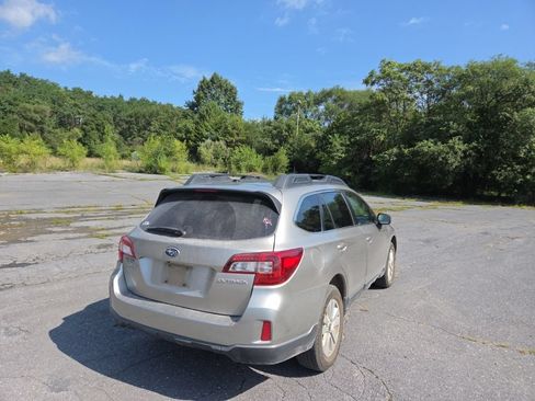 Used 2015 Subaru Outback 2.5i Premium AWD/4WD image 7