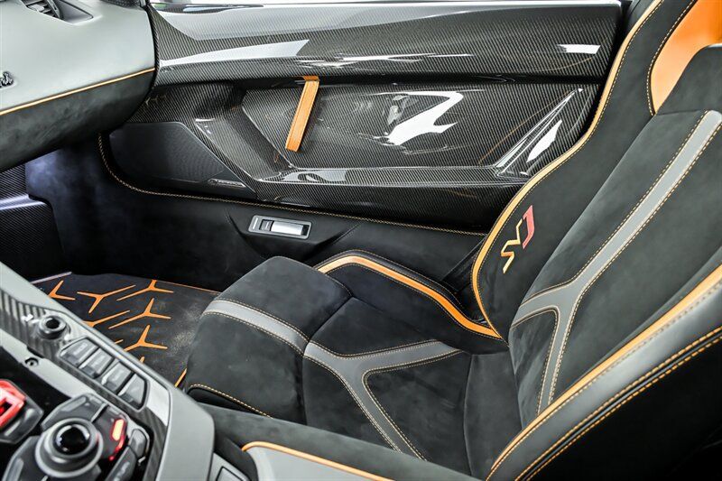 Used 2019 Lamborghini Aventador SVJ AWD/4WD image 37