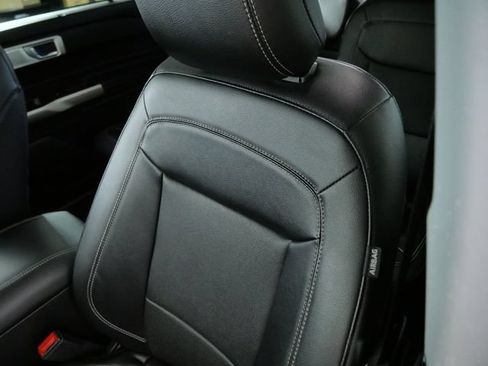 Certified 2023 Ford Explorer Limited w/ Limited Technology Package AWD/4WD image 18
