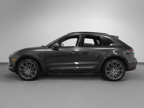 Used 2025 Porsche Macan Turbo image 2