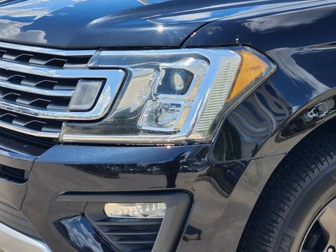 Used 2019 Ford Expedition XLT w/ Equipment Group 202A AWD/4WD image 9