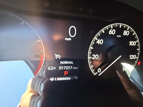 Used 2025 Honda HR-V Sport image 16