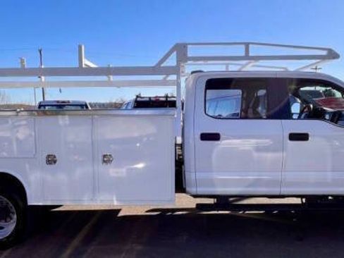 Used 2021 Ford F550 4x4 Crew Cab Super Duty image 3