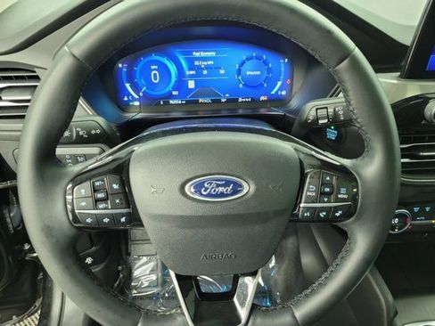 Used 2021 Ford Escape Titanium w/ Class II Trailer Tow Package AWD/4WD image 28