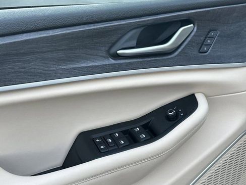 Used 2023 Jeep Grand Cherokee 4WD 4xe image 12