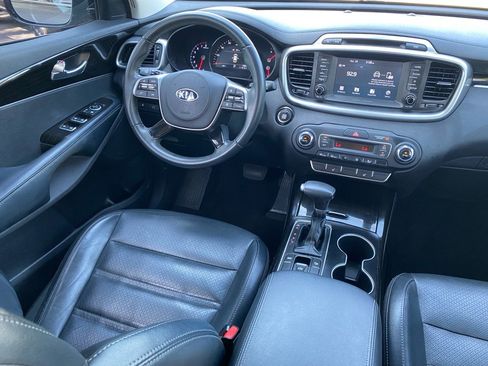 Used 2019 Kia Sorento EX image 17