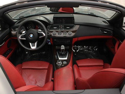 Used 2011 BMW Z4 sDrive35i image 19