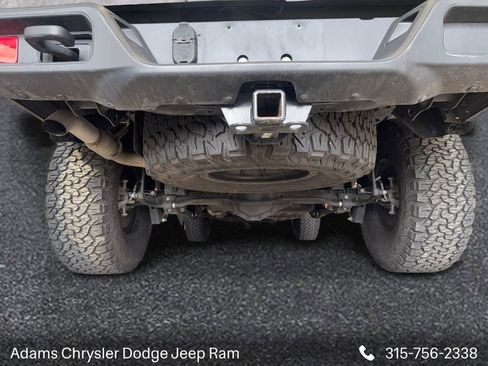 Used 2023 Jeep Gladiator Sport AWD/4WD image 8