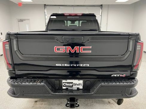 Used 2025 GMC Sierra 3500 AT4 w/ AT4 Premium Plus Package image 9