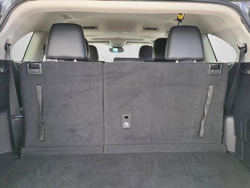 Certified 2020 Toyota Highlander XLE FWD image 6