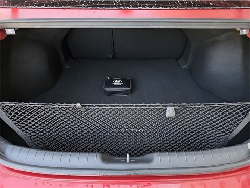 Used 2023 Hyundai Elantra Limited image 14