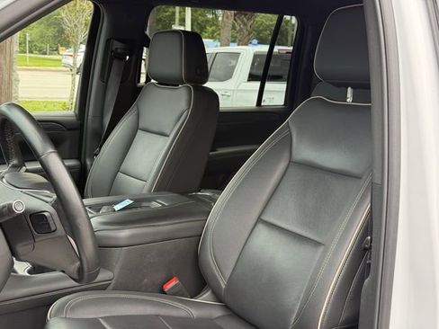 Used 2024 GMC Yukon XL SLT RWD image 16