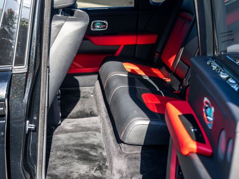 Used 2021 Rolls-Royce Cullinan image 50