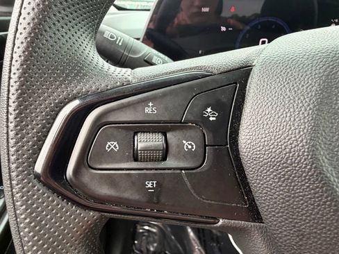 Used 2025 Chevrolet TrailBlazer LT AWD/4WD image 24
