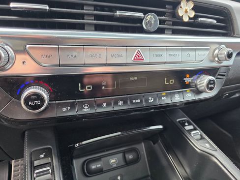 Used 2022 Kia Telluride SX w/ SX Prestige Package image 21