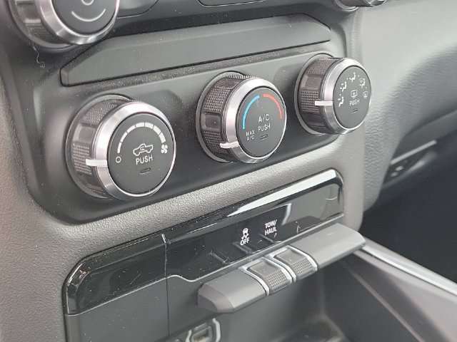 Used 2020 RAM 1500 Big Horn AWD/4WD image 39