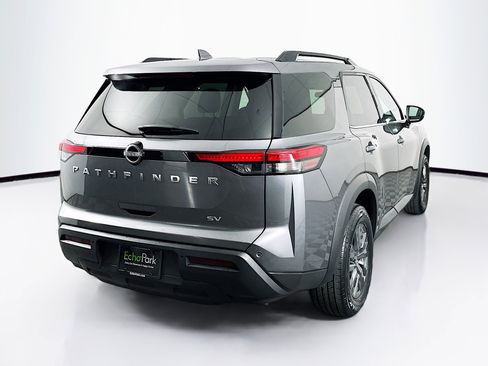 Used 2024 Nissan Pathfinder SV image 9