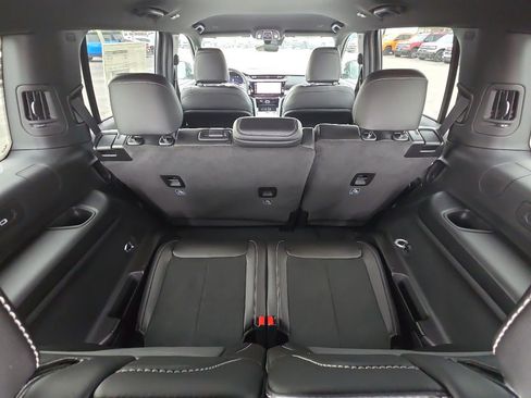New 2026 Jeep Grand Cherokee L 4WD image 39