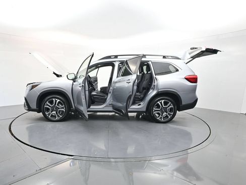 Used 2025 Subaru Ascent Limited w/ Popular Package #2 AWD/4WD image 36