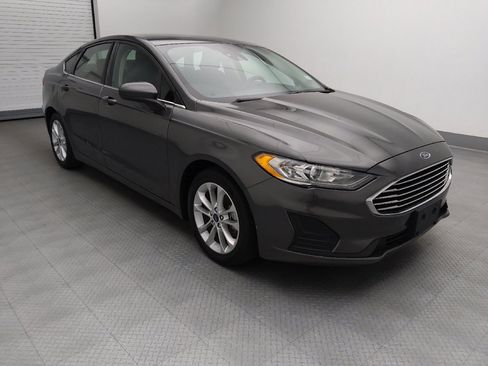 Used 2019 Ford Fusion SE FWD image 11