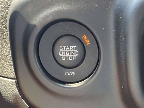 Used 2020 Jeep Wrangler Sport AWD/4WD image 27