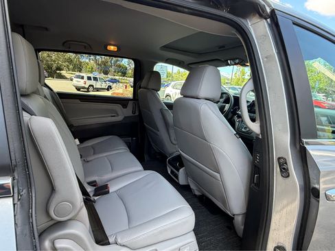 Used 2023 Honda Odyssey EX-L image 4