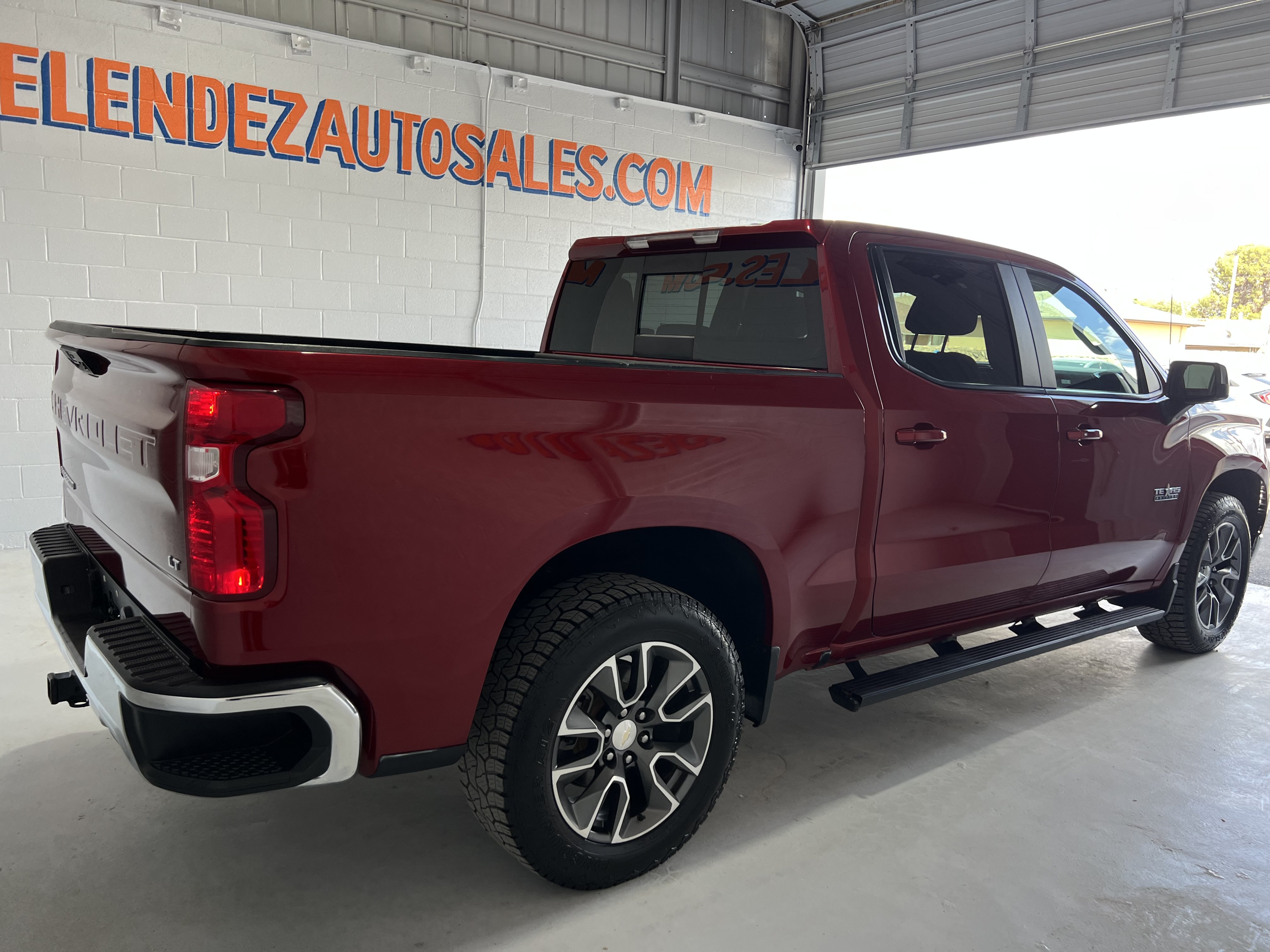 Used 2022 Chevrolet Silverado 1500 LT AWD/4WD image 6
